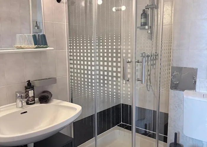 Modernes Doppelzimmer In Donaustadt - Mala Séjour chez l'habitant Vienne